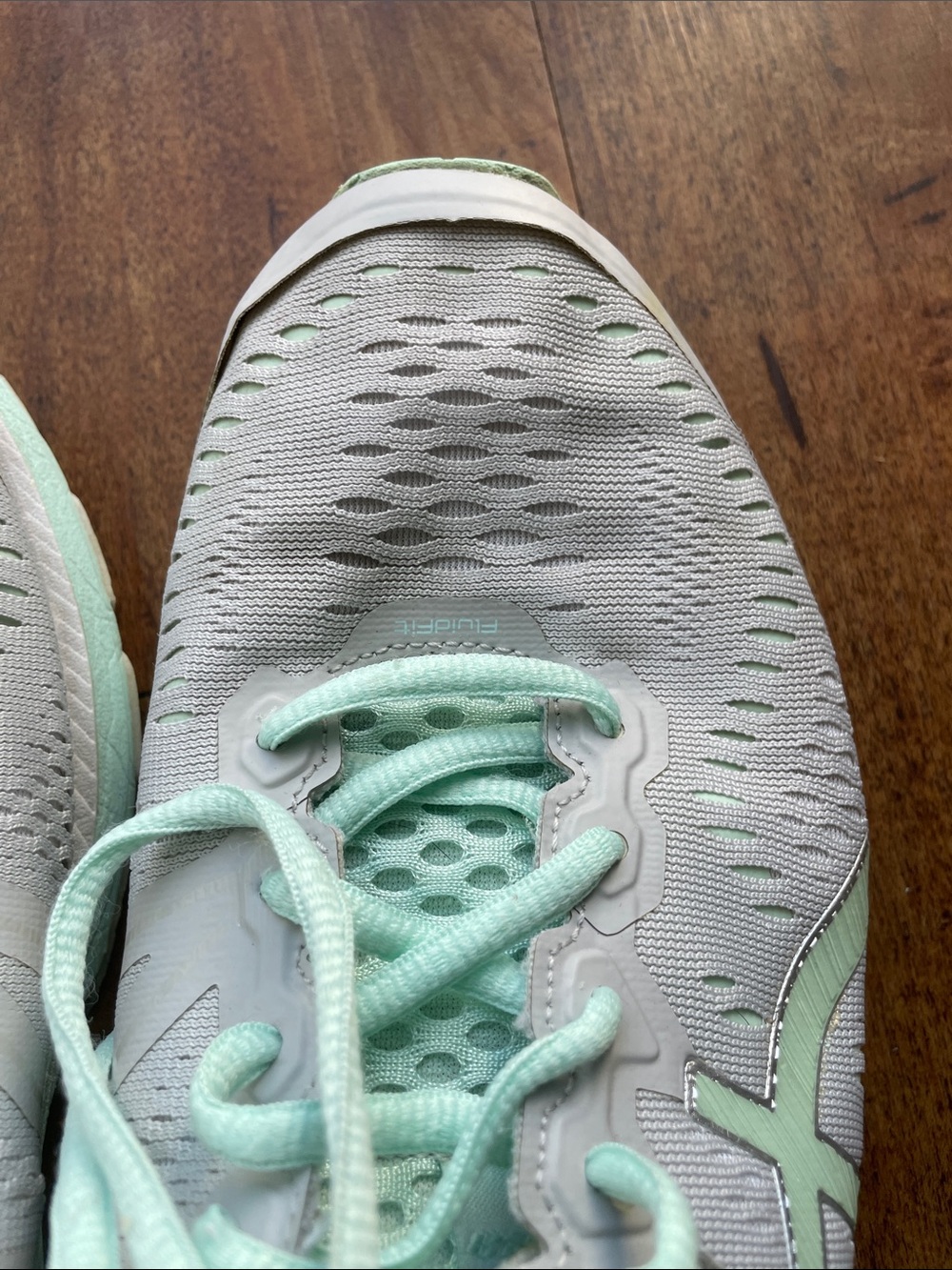 Asics women’s Gel-Kayano 28 running shoes mint color - Picture 6 of 8